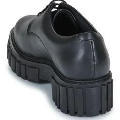 Clarks - PAGE WALK